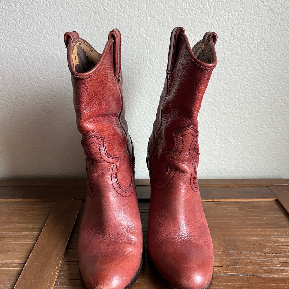 Vintage Lucky Women's Red Leather Western Ankle Boots - Picture 5 of 7